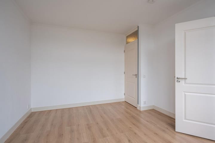 Photo 7 of Zuidhoek 110-01