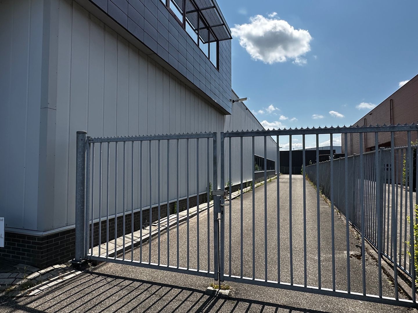 Bekijk foto 2 van Curieweg 10