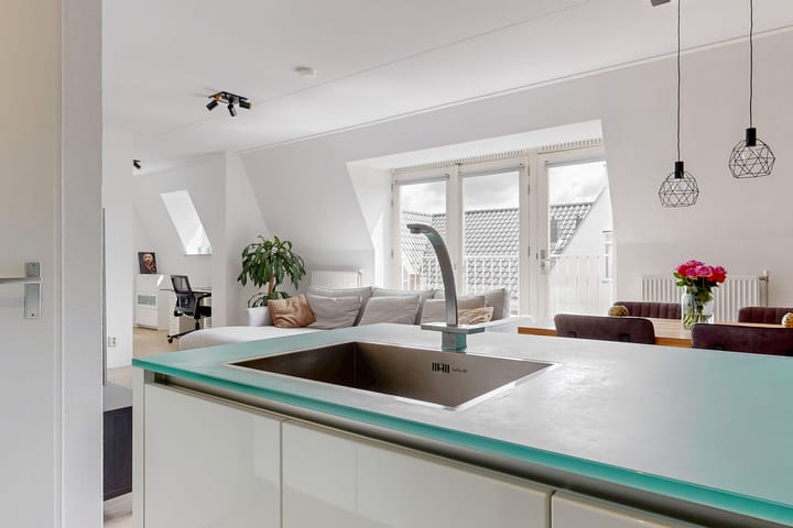 Photo 13 of Hooftstraat 71-G