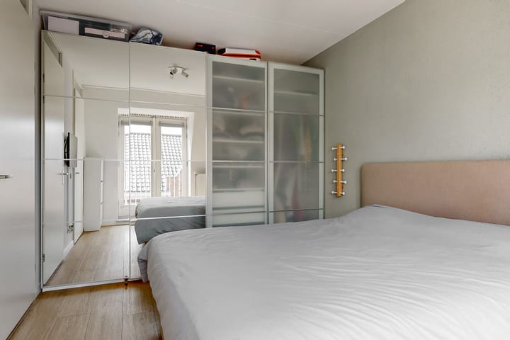 Photo 16 of Hooftstraat 71-G