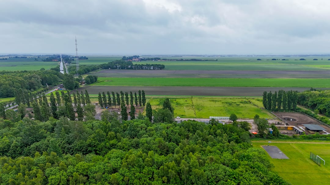 Photo 32 of Atlas 28