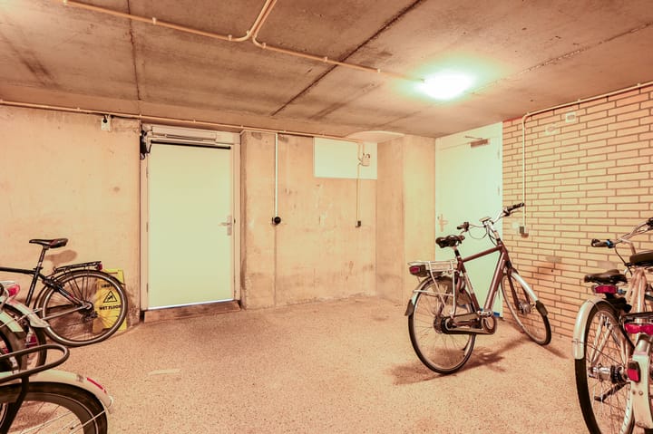 Photo 31 of Nobelstraat 19-A20