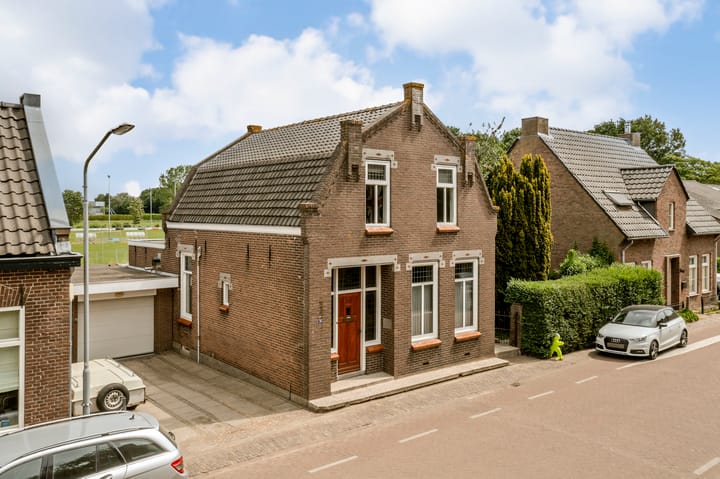 Photo 3 of Spoorstraat 39