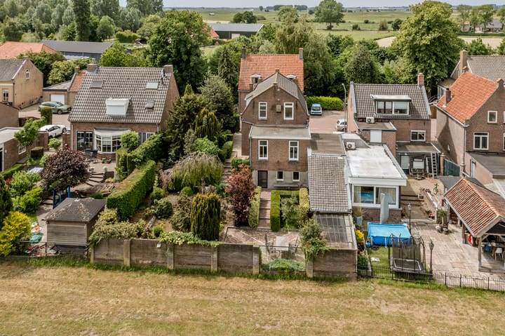 Photo 2 of Spoorstraat 39