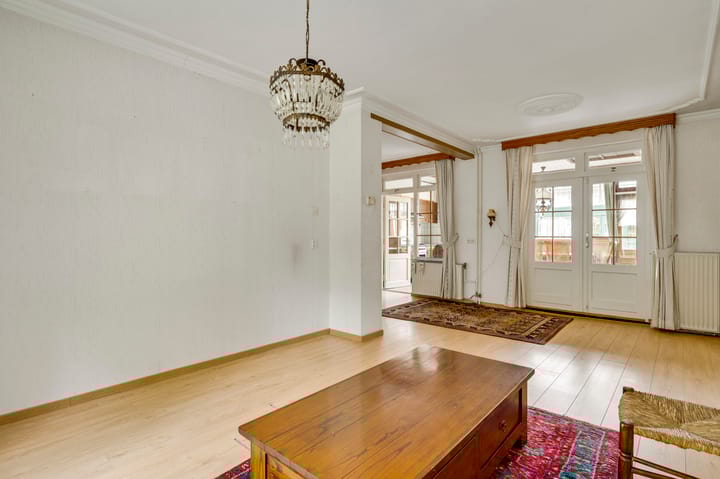 Foto 9 van Van Den Bongaertstraat 37