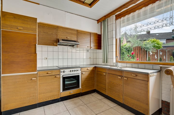 Foto 15 van Van Den Bongaertstraat 37