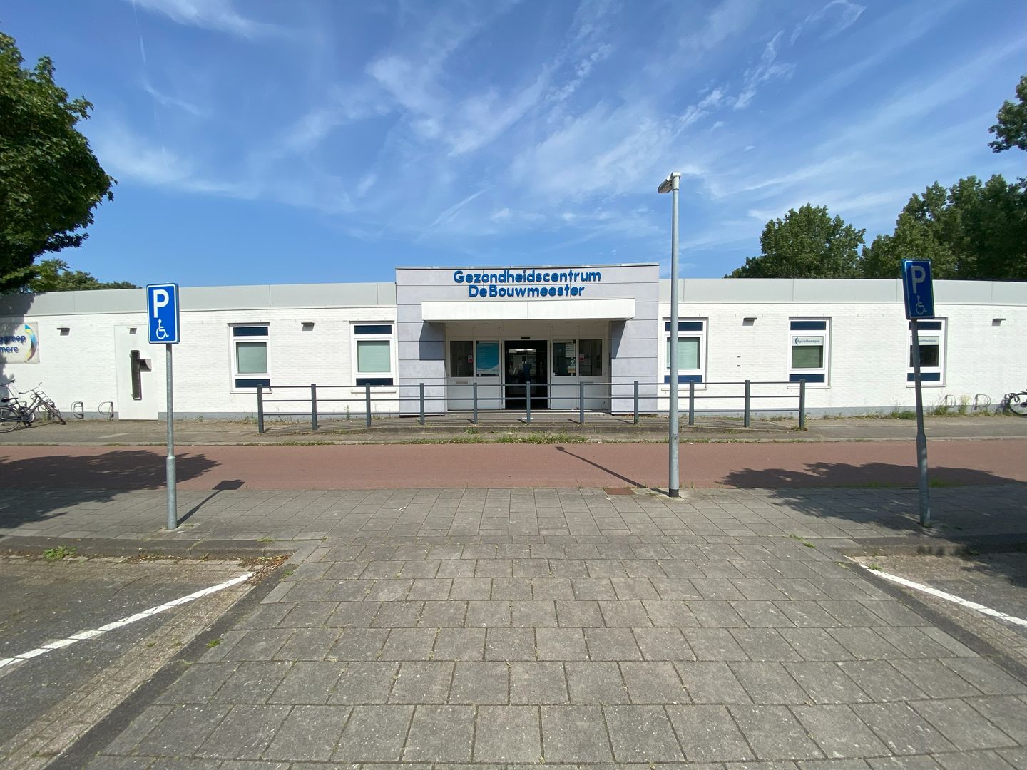 Bekijk foto 1 van M.J. Granpré Molièrestraat 2