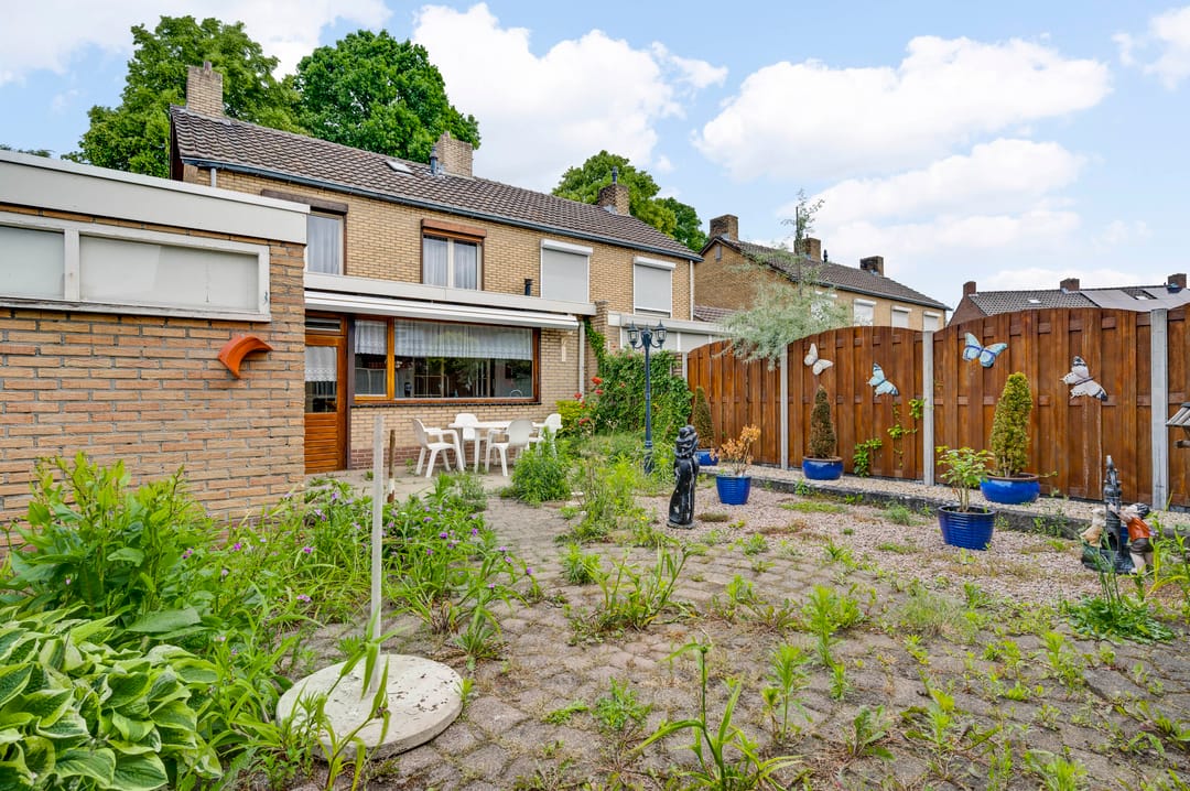 Foto 31 van Van Den Bongaertstraat 37