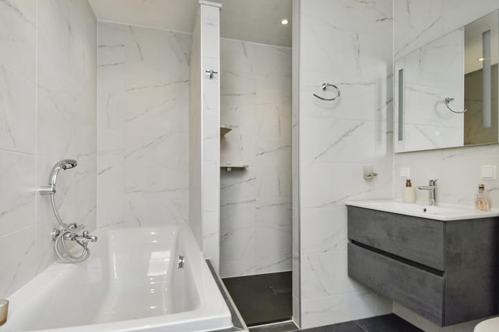 Photo 27 of Pierre Kemphove 9