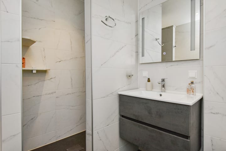 Photo 29 of Pierre Kemphove 9