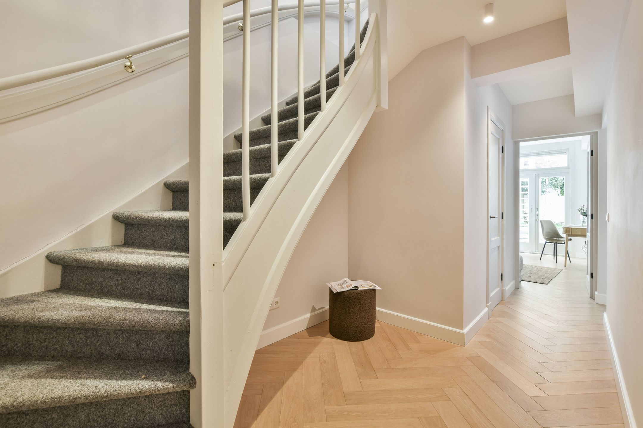 Photo 6 of Badhuisweg 12-A