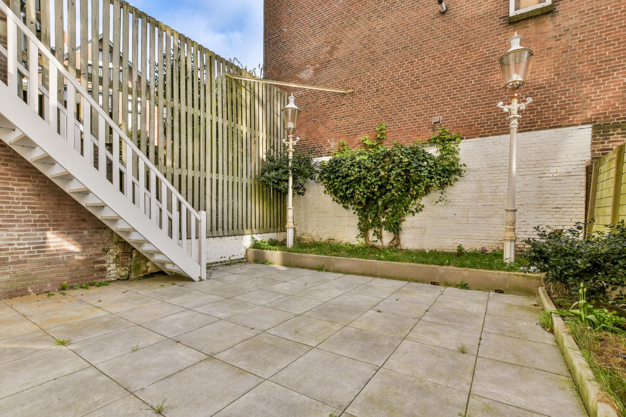 Photo 18 of Badhuisweg 12-A