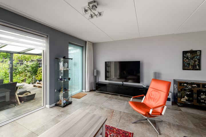 Foto 12 van Annie Zernikeweg 3