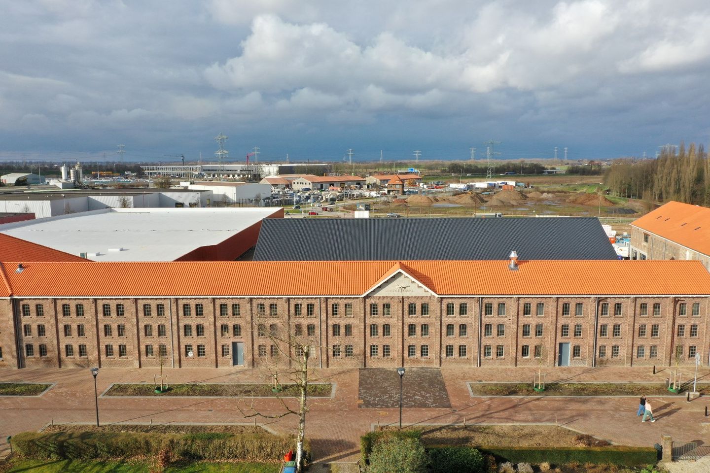 Bekijk foto 1 van Plein de Valk