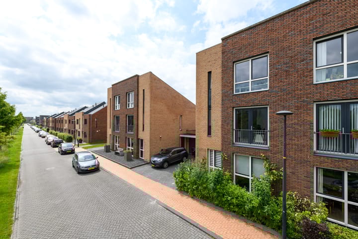 Foto 37 van Annie Zernikeweg 3