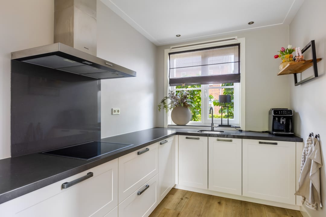 Foto 8 van De Leuremaat 8