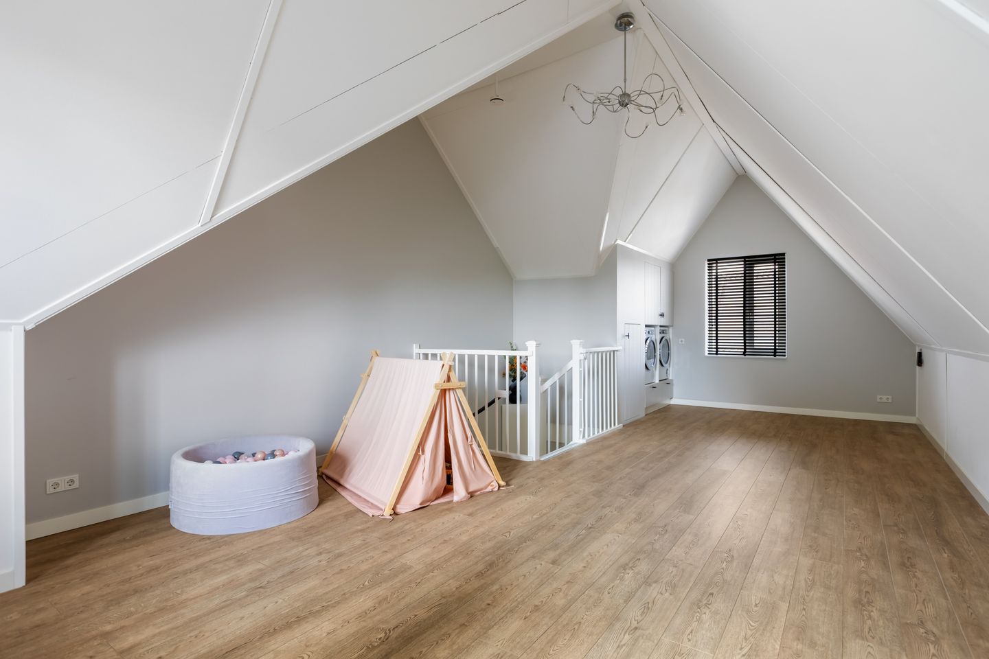 Foto 25 van De Leuremaat 8