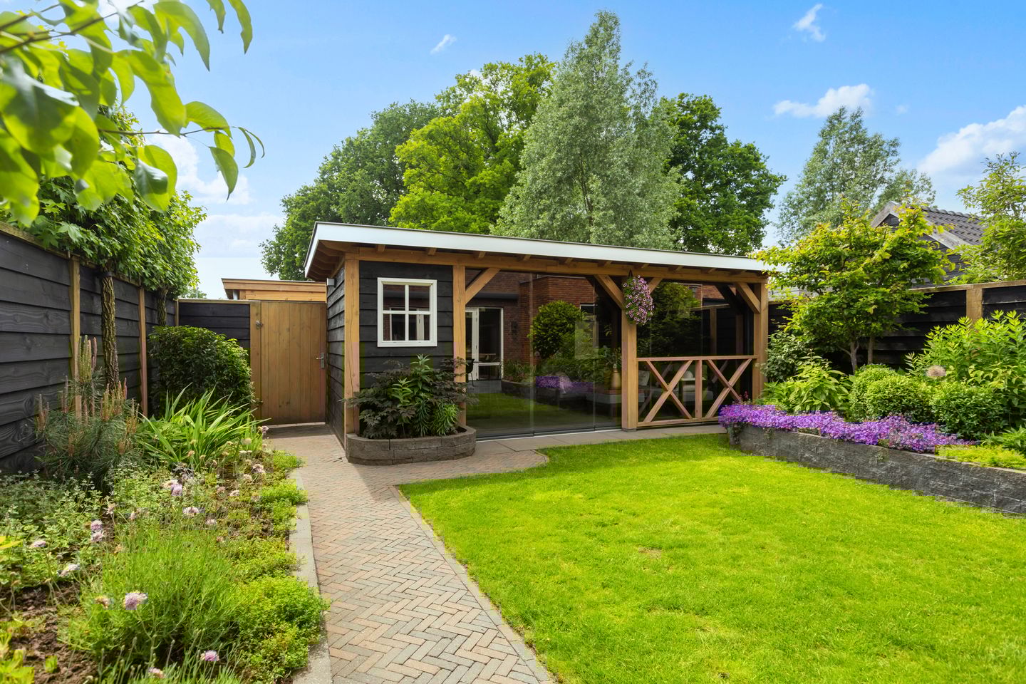 Foto 34 van De Leuremaat 8