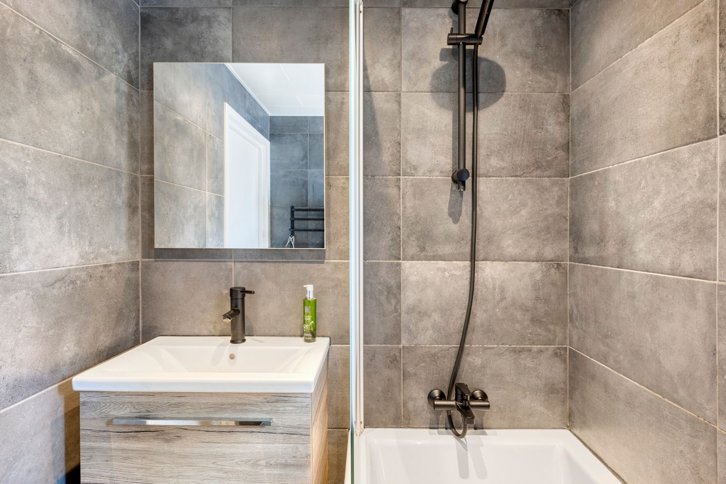 Foto 19 van Spoorstraat 5