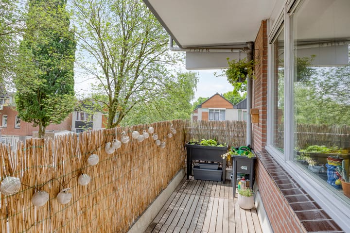 Photo 8 of Javastraat 11