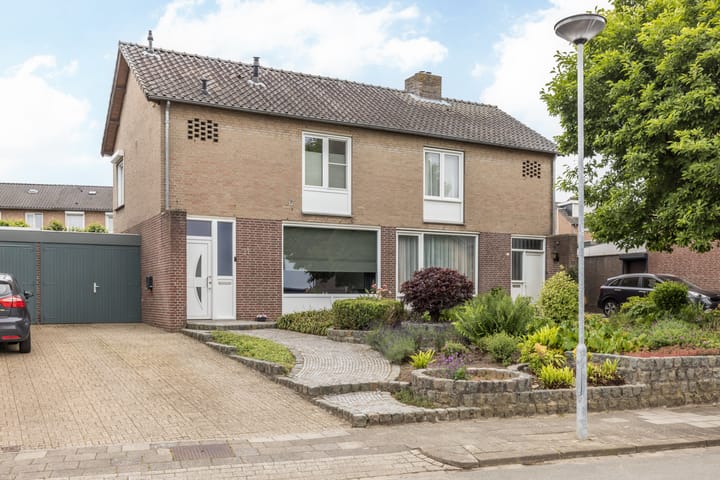 Foto 1 van Bernhardlaan 31