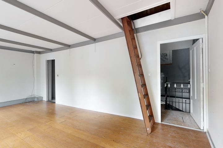 Photo 21 of Voorstraat 6