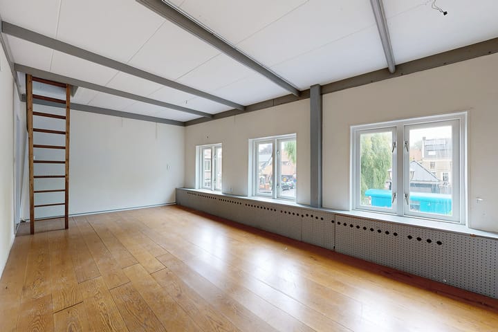 Photo 26 of Voorstraat 6