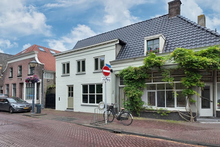 Photo 31 of Voorstraat 6