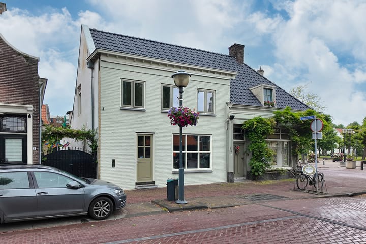 Photo 32 of Voorstraat 6