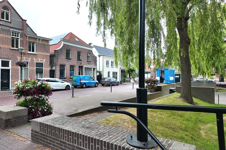 Photo 33 of Voorstraat 6