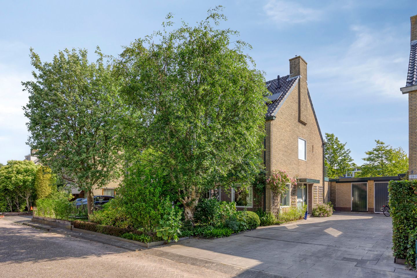 Foto 1 van Koningsvaren 105