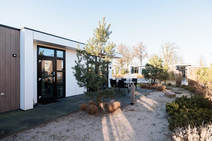 Photo 2 of Loverensestraat 11-D4