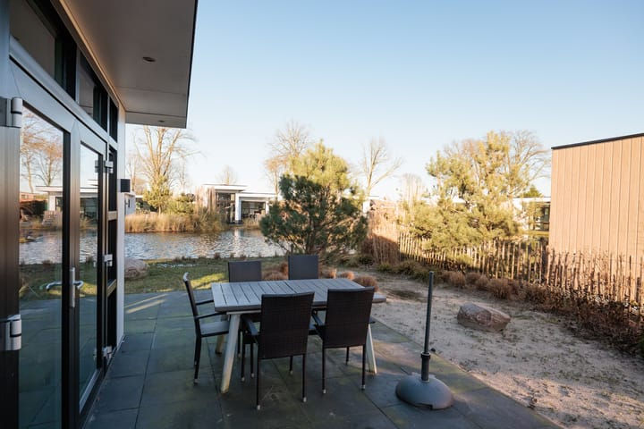 Photo 3 of Loverensestraat 11-D4