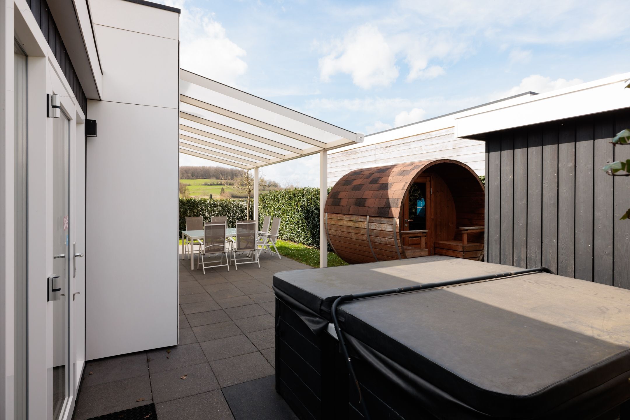 2-bedroom freehold villa in Schin op Geul — photo 4 of 5