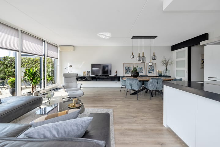 Foto 10 van S.L. Louwesstraat 44