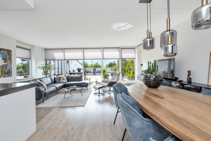 Foto 12 van S.L. Louwesstraat 44