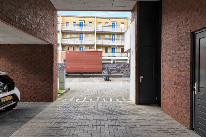 Foto 36 van S.L. Louwesstraat 44