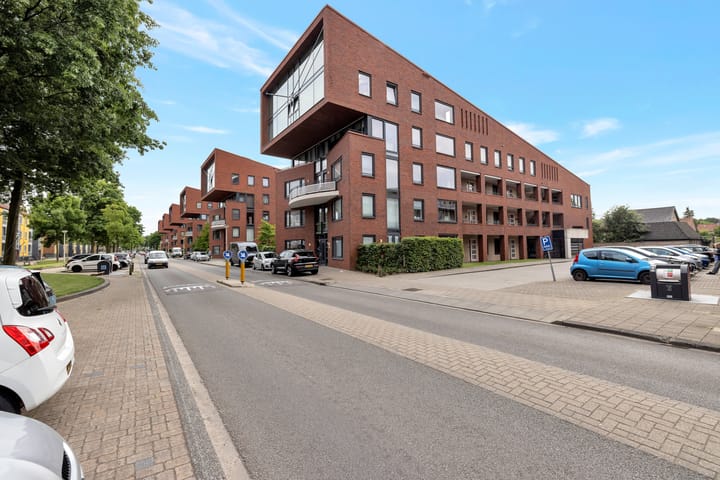 Foto 42 van S.L. Louwesstraat 44