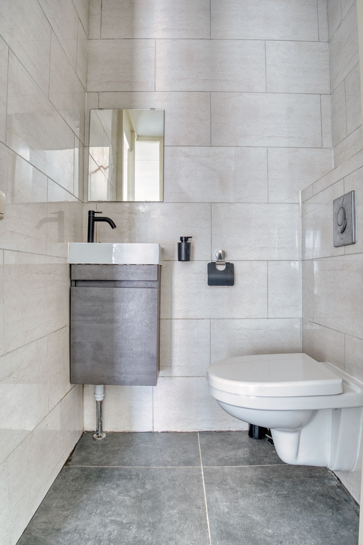 Photo 10 of Venusstraat 15