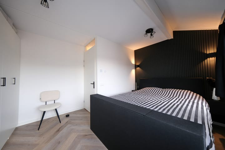 Photo 16 of Henrick Lamkade 38