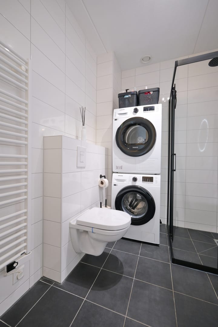 Photo 19 of Henrick Lamkade 38