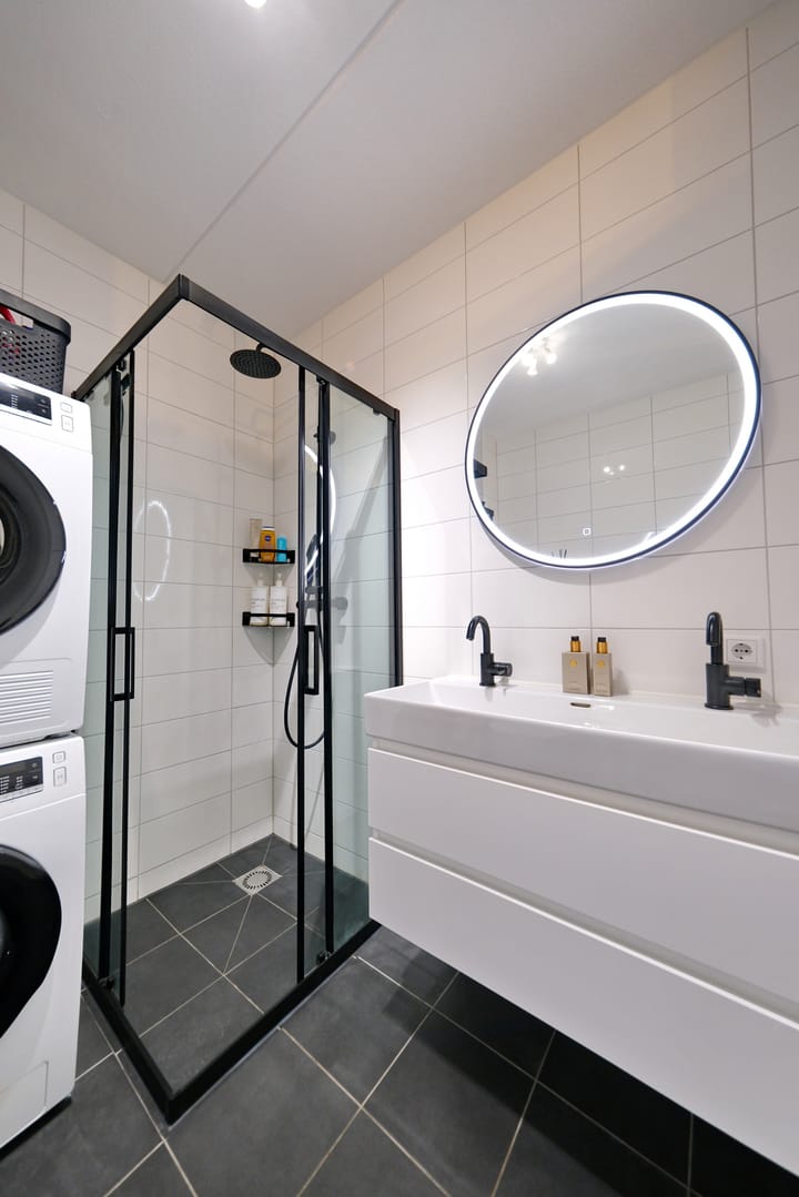 Photo 20 of Henrick Lamkade 38