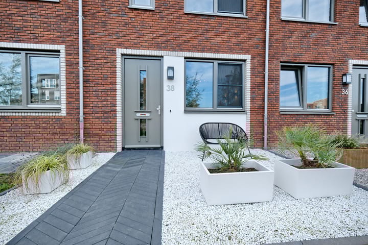 Photo 30 of Henrick Lamkade 38