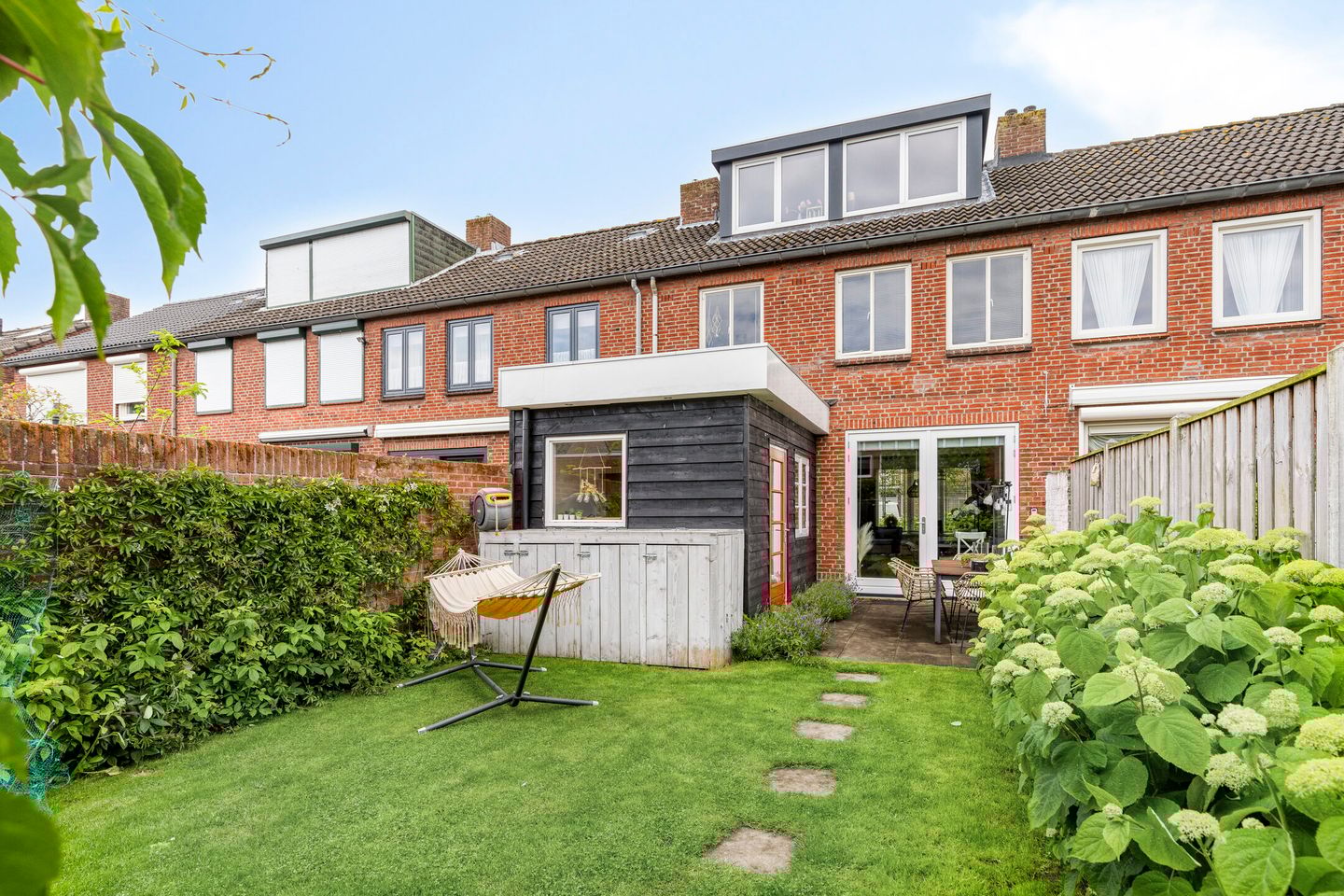 Photo 4 of Begoniastraat 56