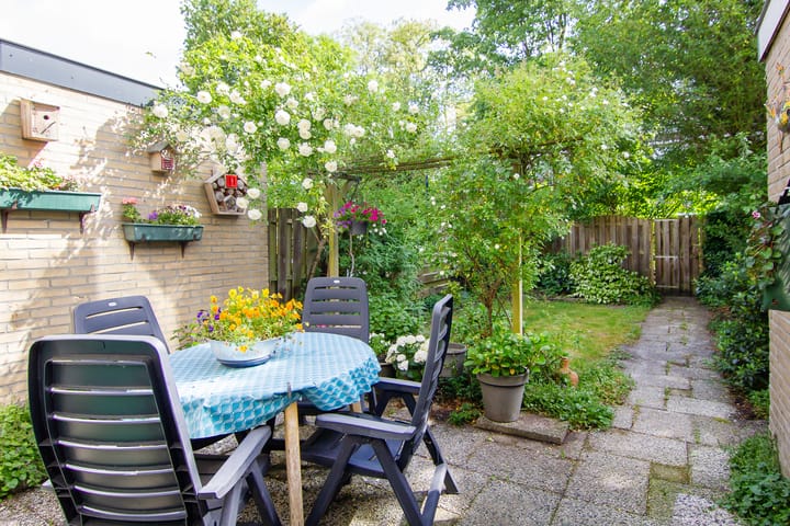 Foto 13 van Bertha von Suttnerstraat 49