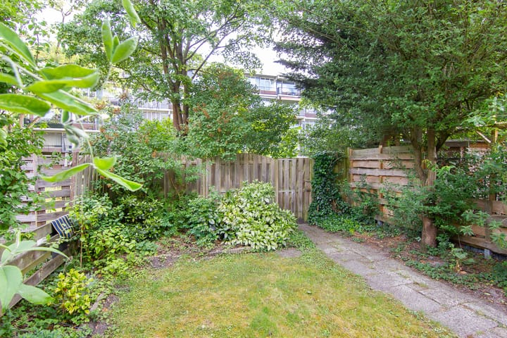 Foto 16 van Bertha von Suttnerstraat 49