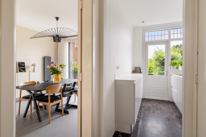 Foto 6 van Halmaheiraplein 2