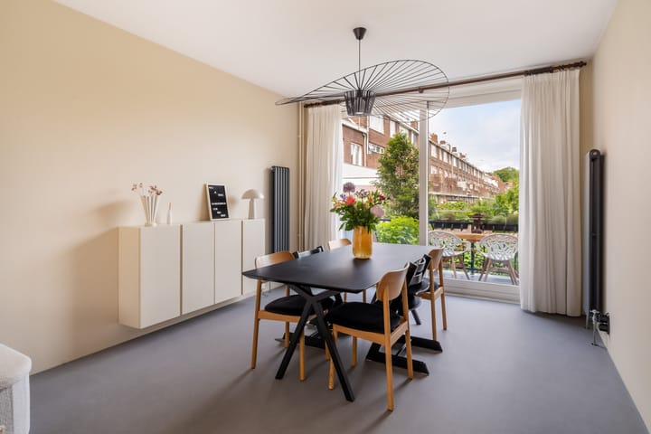 Foto 22 van Halmaheiraplein 2