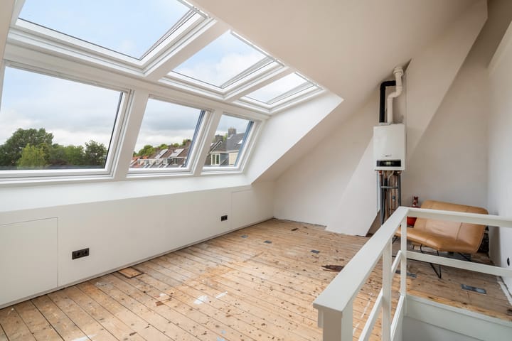 Foto 43 van Halmaheiraplein 2