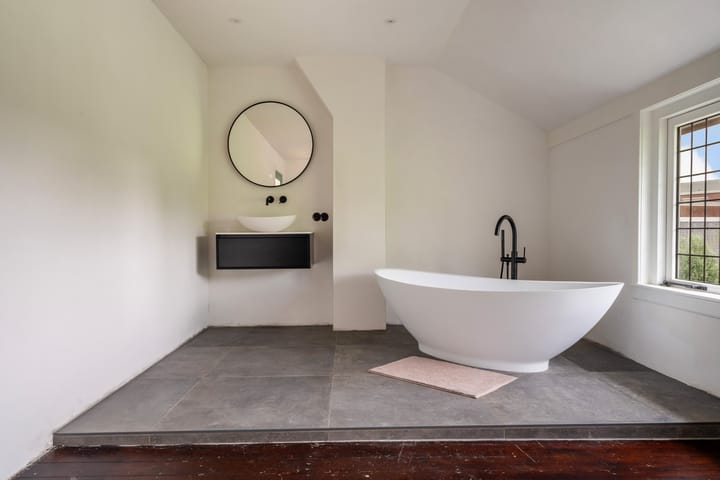 Foto 47 van Halmaheiraplein 2